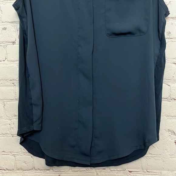 Ann Taylor LOFT Sleeveless Multimedia Covered Button Blouse - Picture 3 of 11